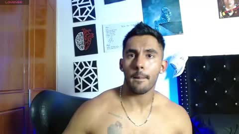 Snapshot of romanpearce_ chatting on 12, 5, 2026 Roman online show from 12, 5, 2026