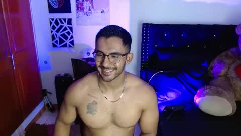 Snapshot of romanpearce_ chatting on 11, 7, 2026 Roman online show from 11, 7, 2026
