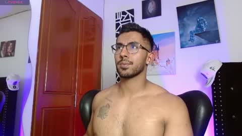 Snapshot of romanpearce_ chatting on 25, 7, 2026 Roman online show from 25, 7, 2026
