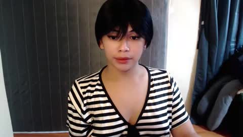 Snapshot of romantic_kath chatting on 29, 11, 2025 KATH online show from 29, 11, 2025