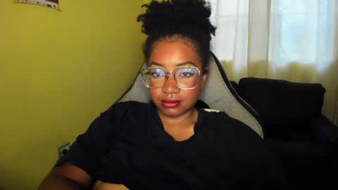 Snapshot of romantic_stargirl chatting on 23, 4, 2026 Is A Belle online show from 23, 4, 2026