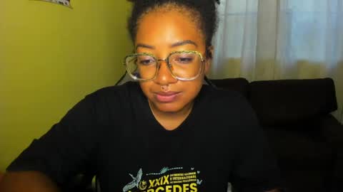 Snapshot of romantic_stargirl chatting on 24, 4, 2026 Is A Belle online show from 24, 4, 2026