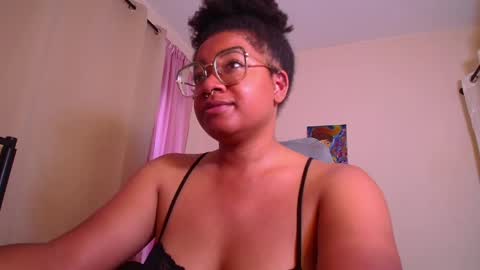 Snapshot of romantic_stargirl chatting on 27, 4, 2026 Is A Belle online show from 27, 4, 2026