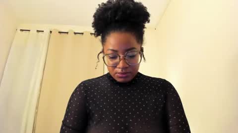Snapshot of romantic_stargirl chatting on 9, 8, 2026 Is A Belle online show from 9, 8, 2026