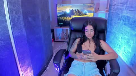 Snapshot of romyvega_ chatting on 4, 12, 2024 Romy Vega online show from 4, 12, 2024