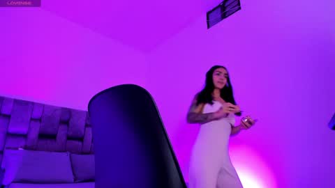 Snapshot of romyvega_ chatting on 27, 12, 2024 Romy Vega online show from 27, 12, 2024