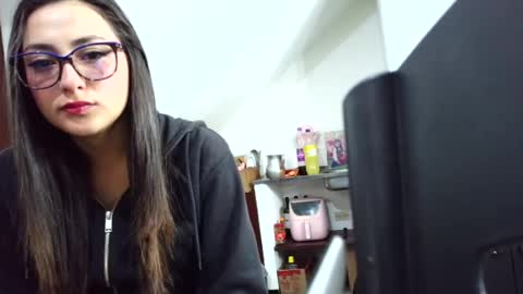 Snapshot of roosmery_ chatting on 27, 7, 2026 roosmery_ online show from 27, 7, 2026