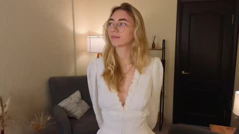 Emma online show from 9, 10, 2025