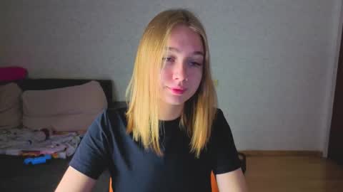 Snapshot of rosalina0230 chatting on 23, 12, 2025 rosalina online show from 23, 12, 2025