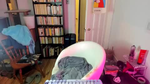 Snapshot of rose257044 chatting on 16, 9, 2025 rose257044 online show from 16, 9, 2025