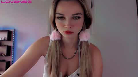 rose__luck online show from 15, 9, 2025