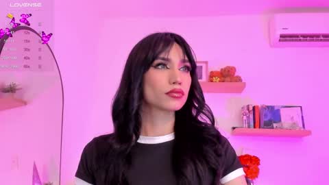 Rose Saenz online show from 18, 12, 2024