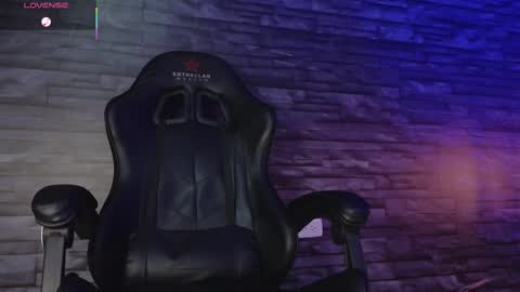 Snapshot of rose_baker_ chatting on 4, 3, 2025 ROSE BAKER online show from 4, 3, 2025