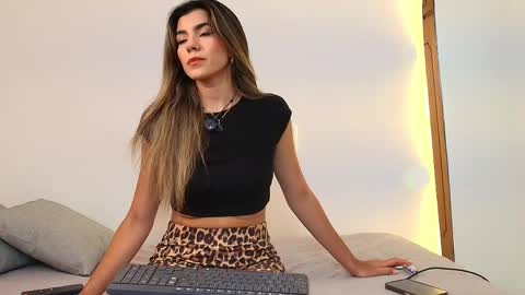 Rose And Dom online show from 13, 4, 2026