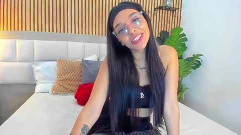 roseaurora online show from 14, 11, 2025