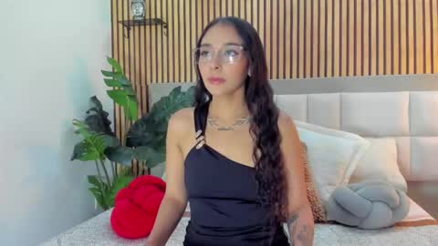 roseaurora online show from 2, 2, 2026