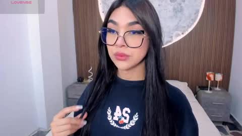 Snapshot of rosecassie chatting on 22, 4, 2026 Rose online show from 22, 4, 2026