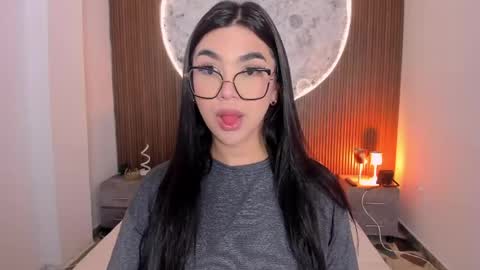 Snapshot of rosecassie chatting on 26, 4, 2026 Rose online show from 26, 4, 2026