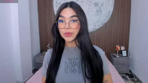 Snapshot of rosecassie chatting on 2, 5, 2026 Rose online show from 2, 5, 2026