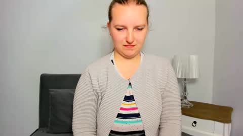 Snapshot of rosehypnotic chatting on 8, 4, 2026 Rose online show from 8, 4, 2026