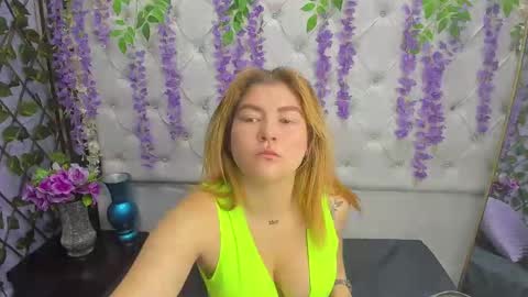 Snapshot of roselyn_arnold chatting on 1, 11, 2025 Julieta online show from 1, 11, 2025