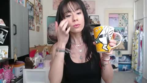 Snapshot of roselynsun chatting on 4, 5, 2026 Rose online show from 4, 5, 2026