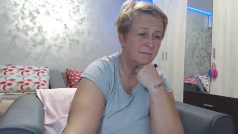 Snapshot of roses_and_lillies chatting on 6, 12, 2024 Lovepinklilly online show from 6, 12, 2024