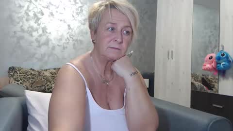 Lovepinklilly online show from 27, 10, 2025