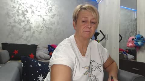 Lovepinklilly online show from 2, 4, 2026