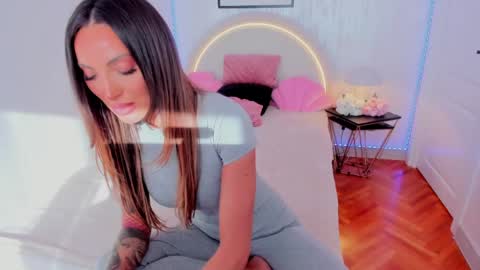 Nataly online show from 5, 4, 2026