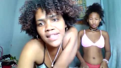 Snapshot of rosia22 chatting on 20, 9, 2025 rosia22 online show from 20, 9, 2025