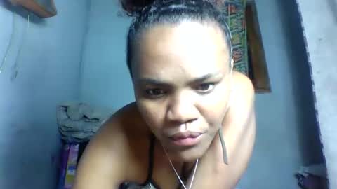 Snapshot of rosia22 chatting on 2, 10, 2025 rosia22 online show from 2, 10, 2025