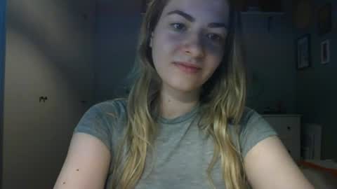 Snapshot of rosie_june chatting on 21, 7, 2026 Rosie online show from 21, 7, 2026