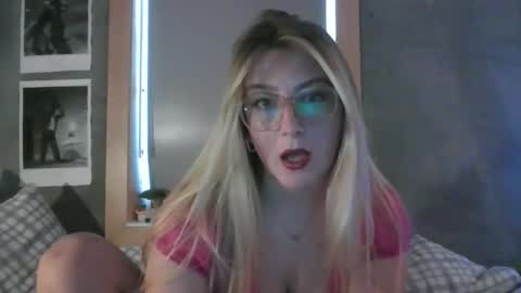 Snapshot of rosiealone chatting on 3, 12, 2025 Rosie online show from 3, 12, 2025