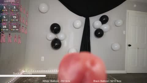 Snapshot of rosiebones chatting on 3, 1, 2025 Rosie Bones online show from 3, 1, 2025