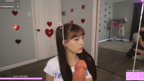 Snapshot of rosiebones chatting on 5, 2, 2025 Rosie Bones online show from 5, 2, 2025
