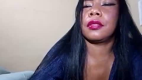 Snapshot of rosmerynava chatting on 5, 3, 2025 rosmerynavarro online show from 5, 3, 2025