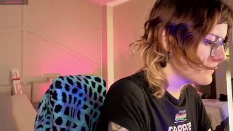 Snapshot of rossiie_hunt_ chatting on 27, 5, 2026 rossiie_hunt_ online show from 27, 5, 2026