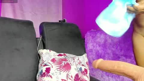 rossluu online show from 15, 7, 2026