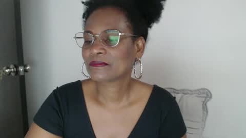 Snapshot of roushlove chatting on 22, 2, 2025 luxa online show from 22, 2, 2025