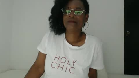 Snapshot of roushlove chatting on 23, 9, 2025 luxa online show from 23, 9, 2025