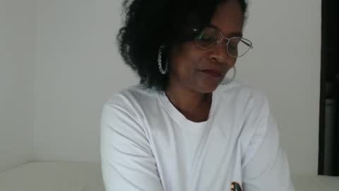 Snapshot of roushlove chatting on 26, 9, 2025 luxa online show from 26, 9, 2025