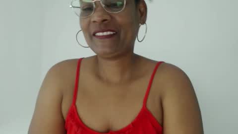 Snapshot of roushlove chatting on 27, 10, 2025 luxa online show from 27, 10, 2025