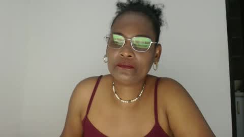 Snapshot of roushlove chatting on 6, 11, 2025 luxa online show from 6, 11, 2025