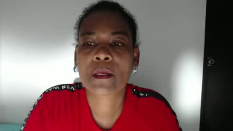 Snapshot of roushlove chatting on 23, 11, 2025 luxa online show from 23, 11, 2025