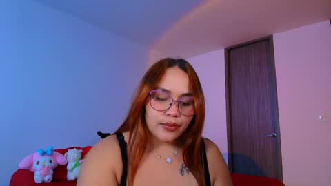 Snapshot of rousrossell_4 chatting on 4, 5, 2026 Call me Rous online show from 4, 5, 2026
