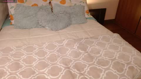 Rouss marie henao  online show from 11, 2, 2025