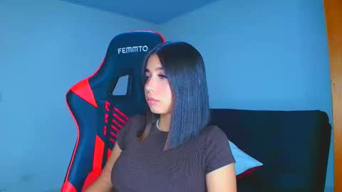 rousse_violet online show from 15, 12, 2025