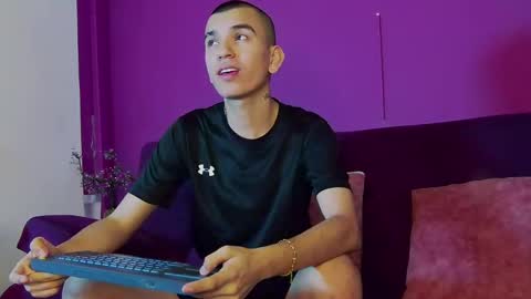 Snapshot of rowancley chatting on 16, 9, 2025 Rowan online show from 16, 9, 2025