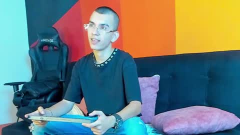 Snapshot of rowancley chatting on 23, 9, 2025 Rowan online show from 23, 9, 2025